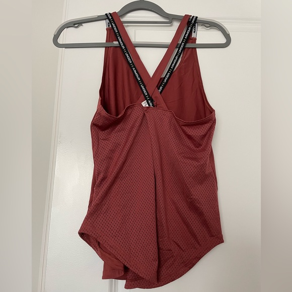Under Armour Workout top - Picture 1 of 3